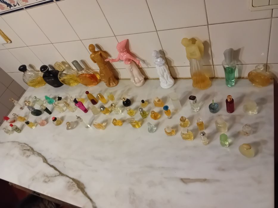 Conjunto de Miniaturas Frasquinhos de Perfume Diversos