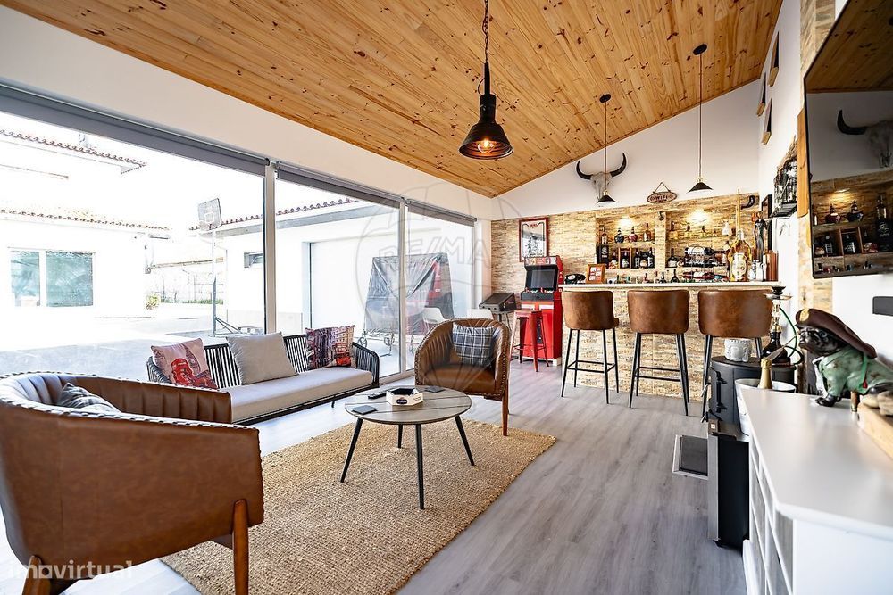 Moradia T5 para venda