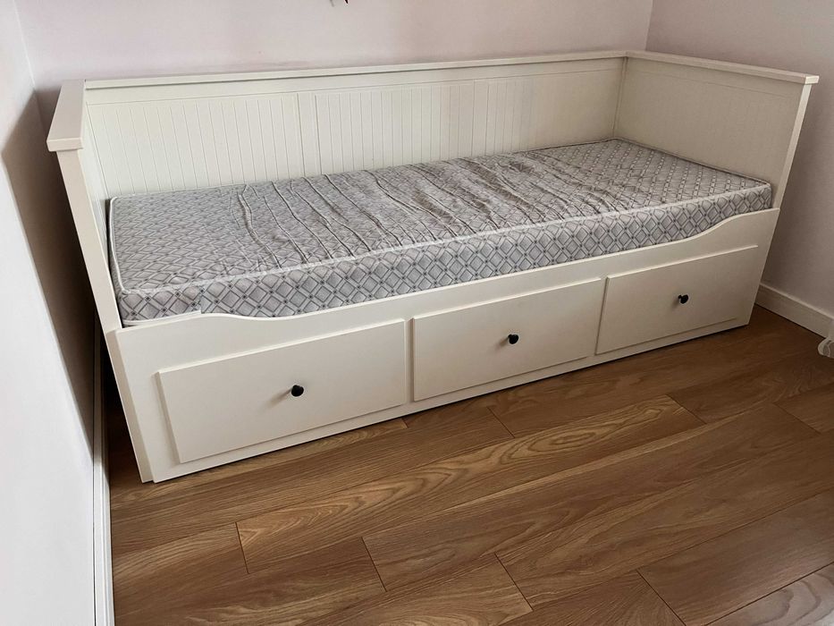 Leżanka łóżko Hemnes białe Ikea rozkładane z szufladami