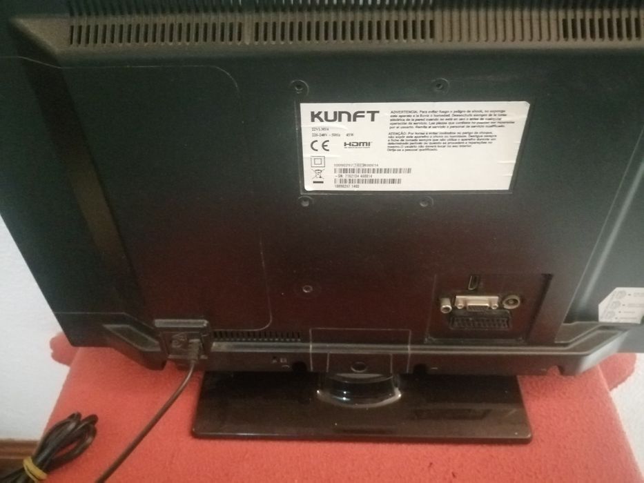 Televisao pequena KUNFT a funcionar