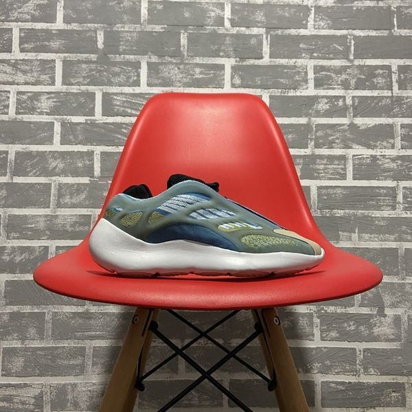 Унисекс кроссовки Adidas Yeezy Boost 700 V3 кросівки адидас изи 700 в3