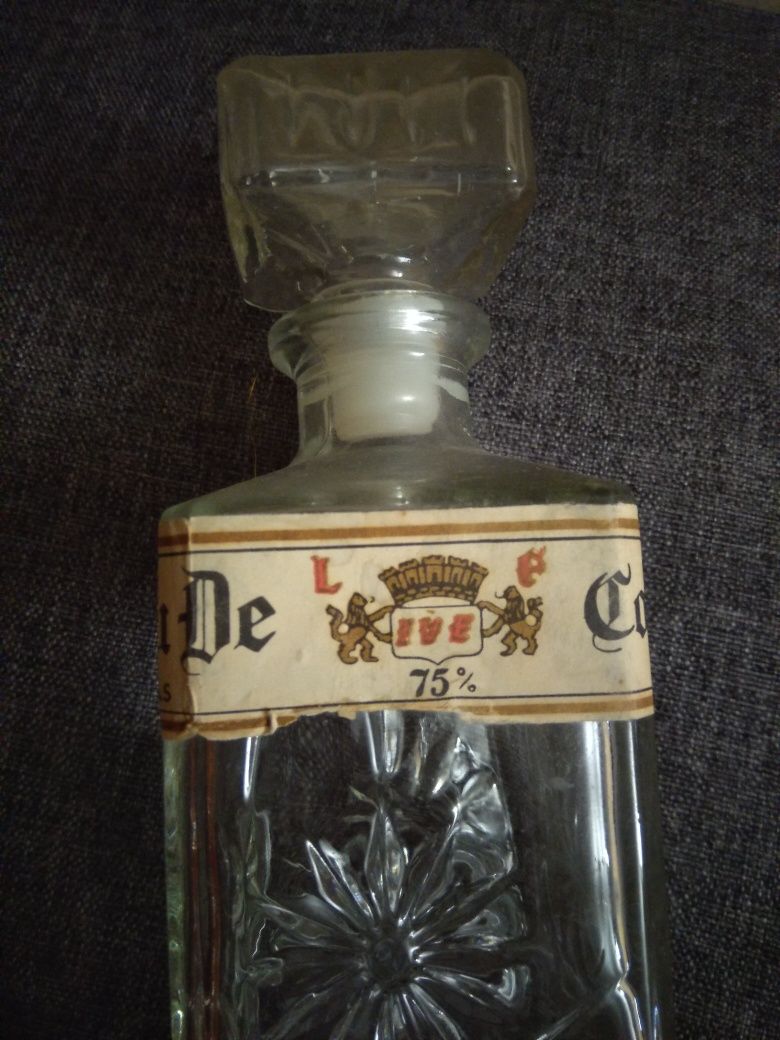 Раритетна пляшка Раритетная бутилка с под одеколона Стеклянная Пустая