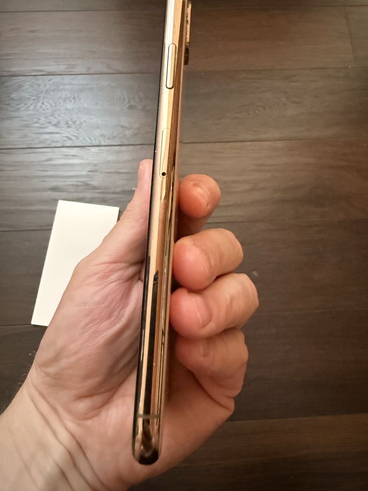Продам iPhone XS Max 256 GB Gold