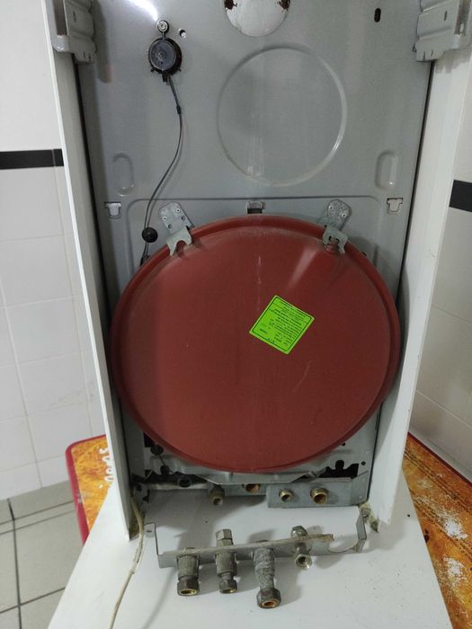 Caldeira a gás natural Saunier Duval 23kw usada para AQS e aquecimento