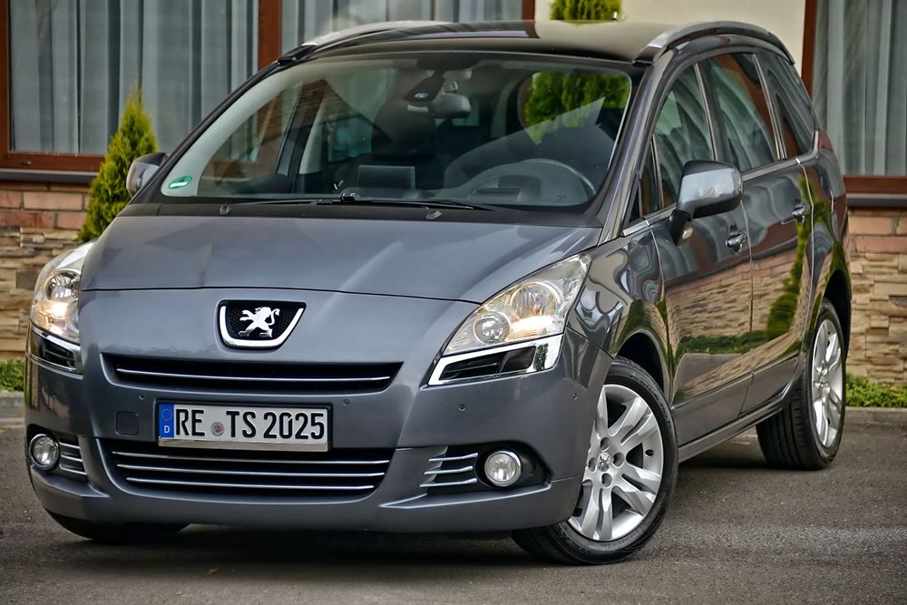 Peugeot 5008 2.0 HDi 150KM Klimatronic NAVI Panorama PDCx2 Head UP 7 Osób ALUSY 17!