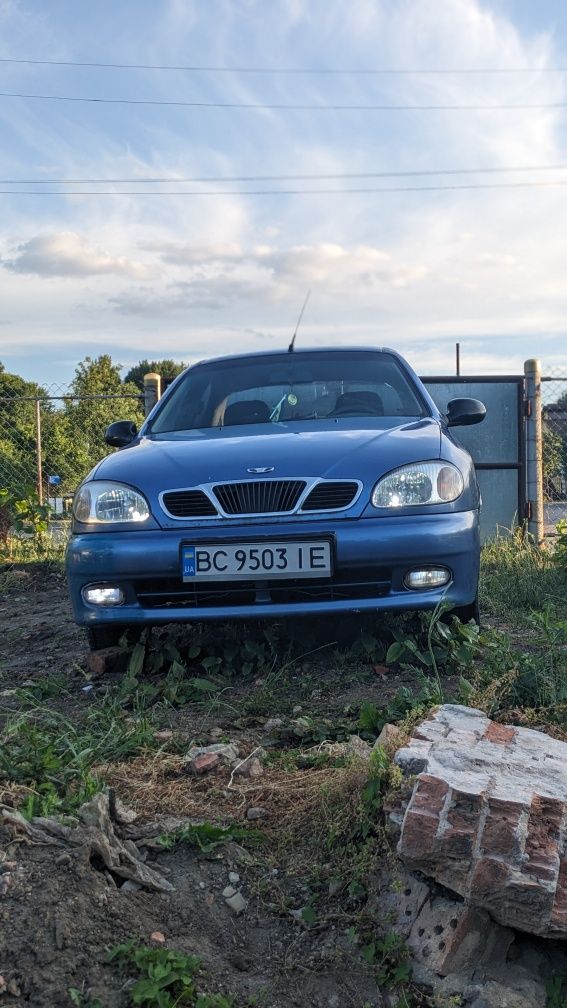 Автомобіль Daewoo Sens