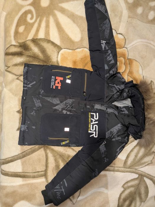 Куртка зимова дитяча на 134-140см