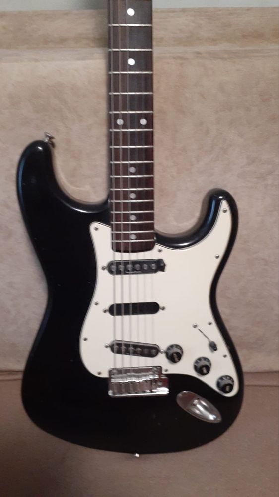 Електрогітара Squier (1983 рік) Японія модель Річі Блекмора
