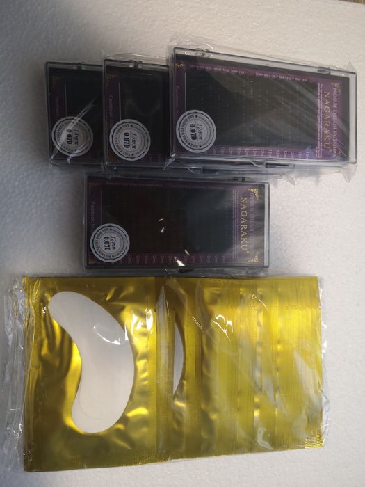 Płatki i 4 paletki Nagaraku Premium Lashes