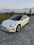 Tesla model 3 2022r.