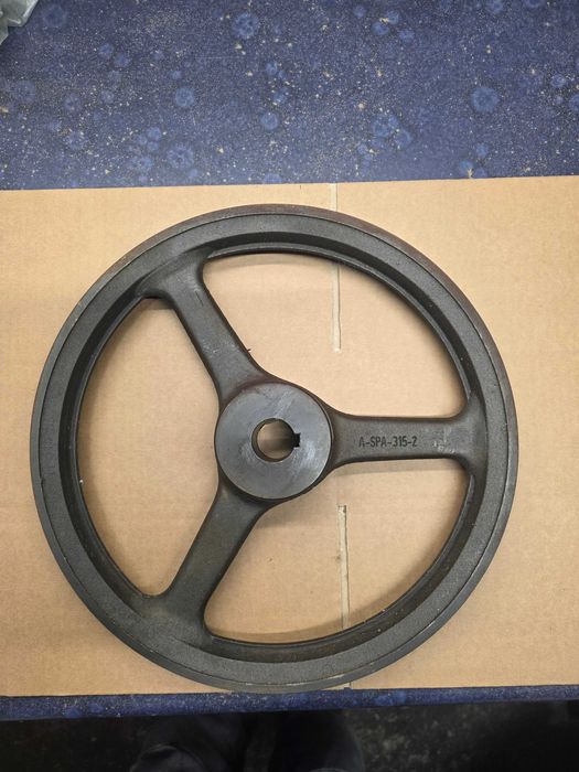 Koło pasowe szajba 315/2 średnica wału 28mm