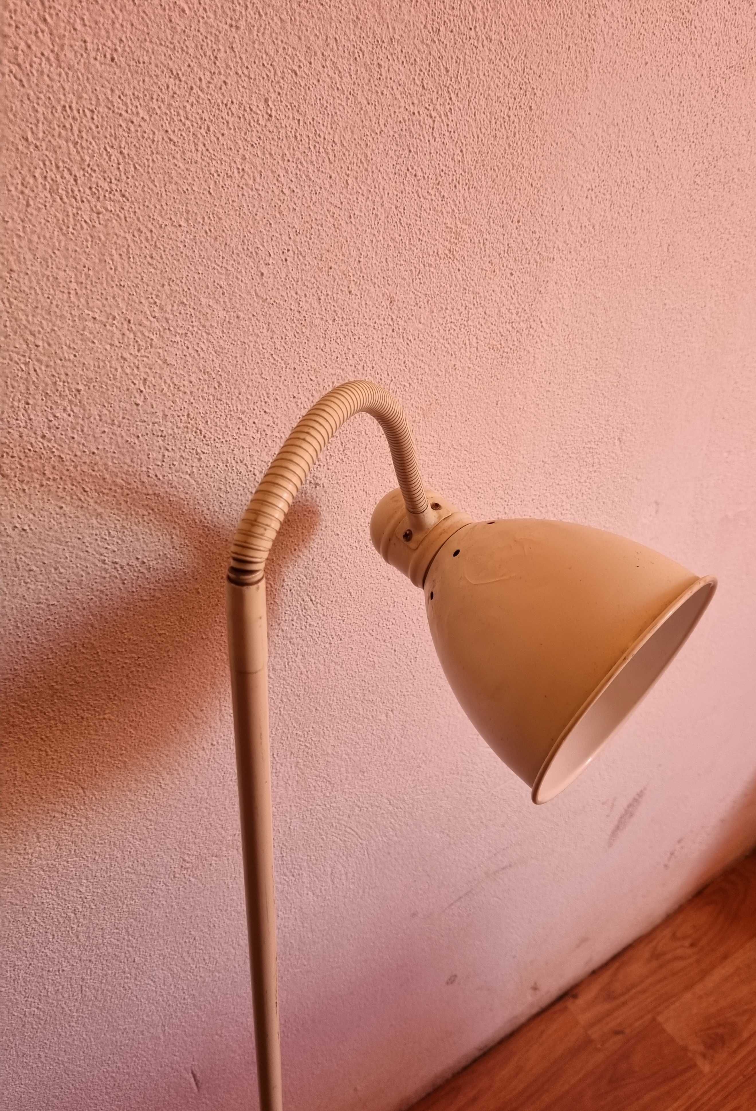 Candeeiro Antigo de pé para pequeno restauro