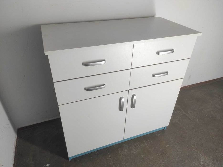 Komoda, wykonana przez stolarza