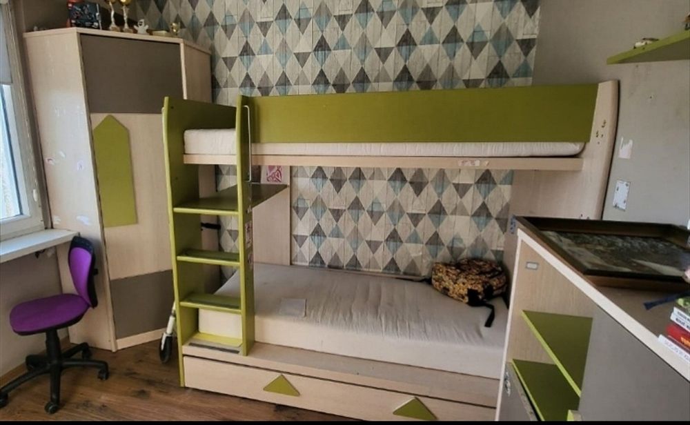 Łóżko piętrowe, szafa, półka, komoda, gratis