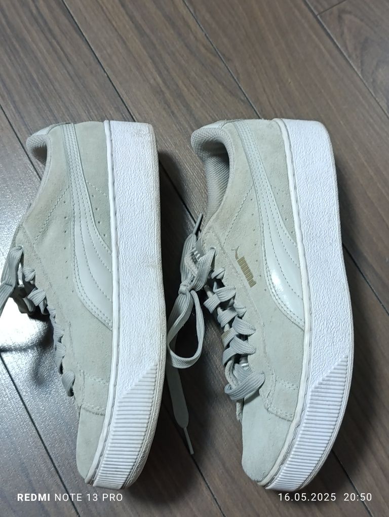 Puma кросівки  39 розмір..