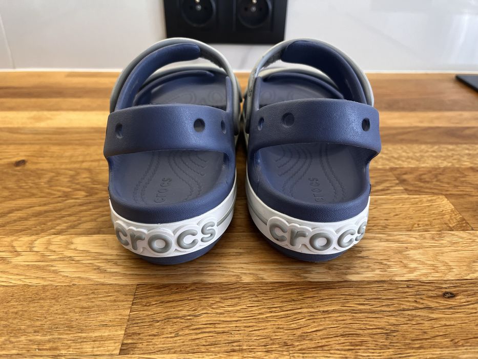 Sandały Crocs rozmiar J3 (34-35)