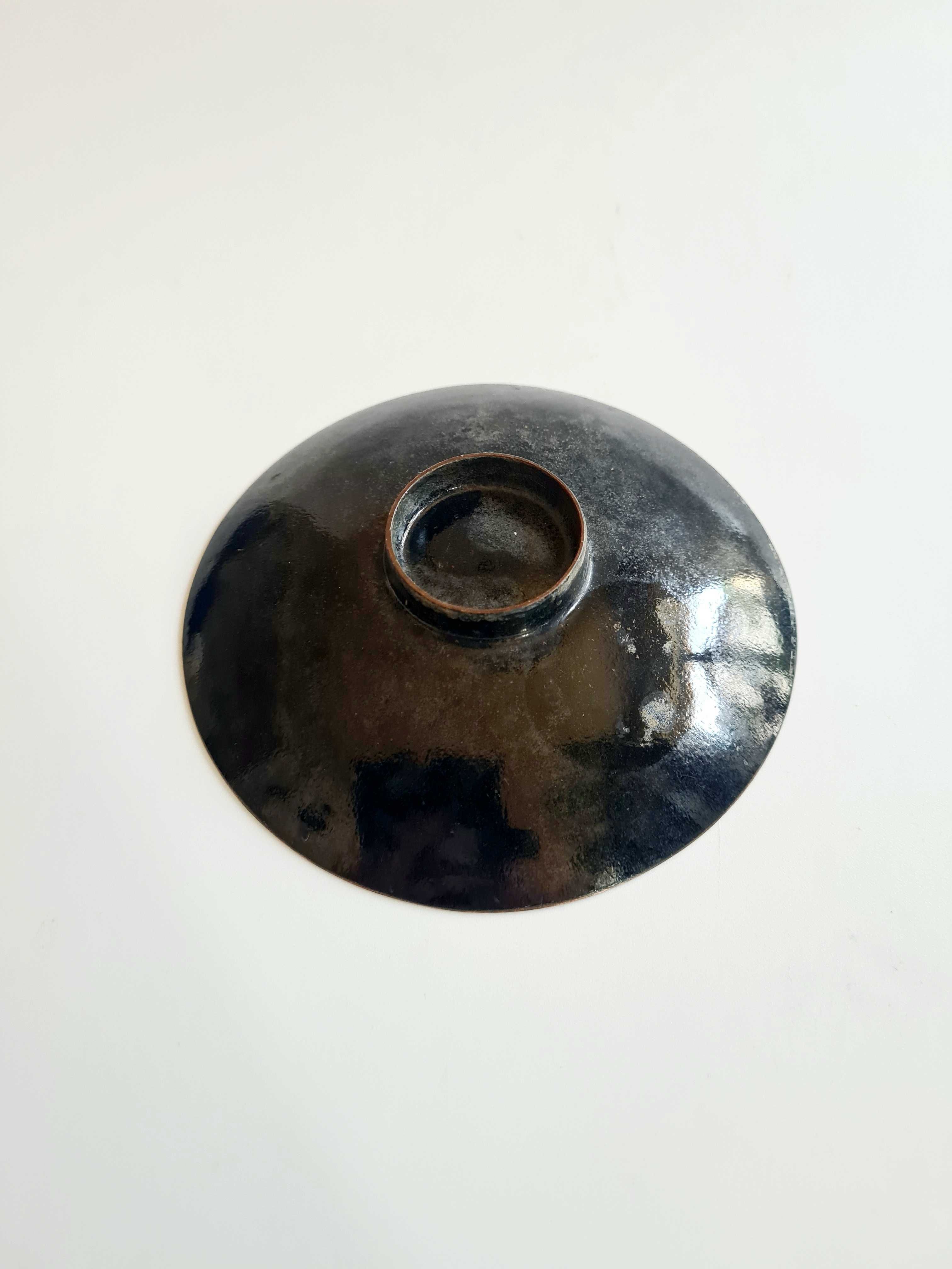 Paterka mosiężna Veb Juwel Gorlitz(?) niebiesko-czarna 12 cm lata 70