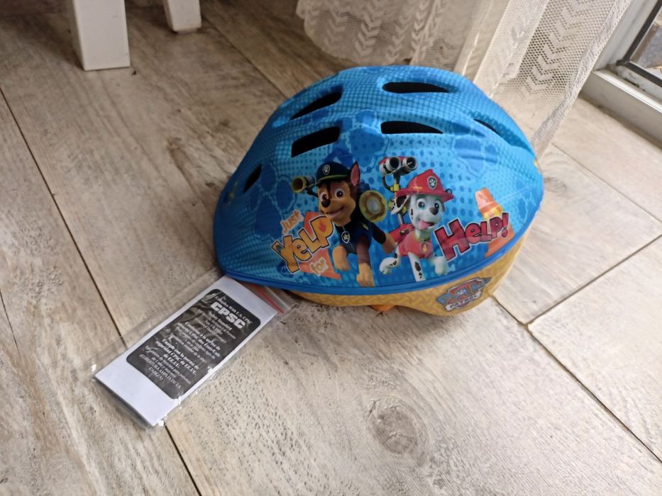 Nowy z metką kask psi patrol