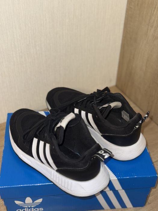 Кросівки Adidas оригінальні