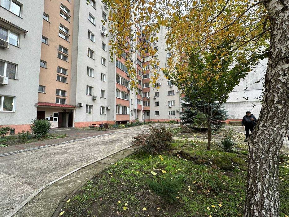 Продам квартиру, кирпичный дом 6 Фонтана