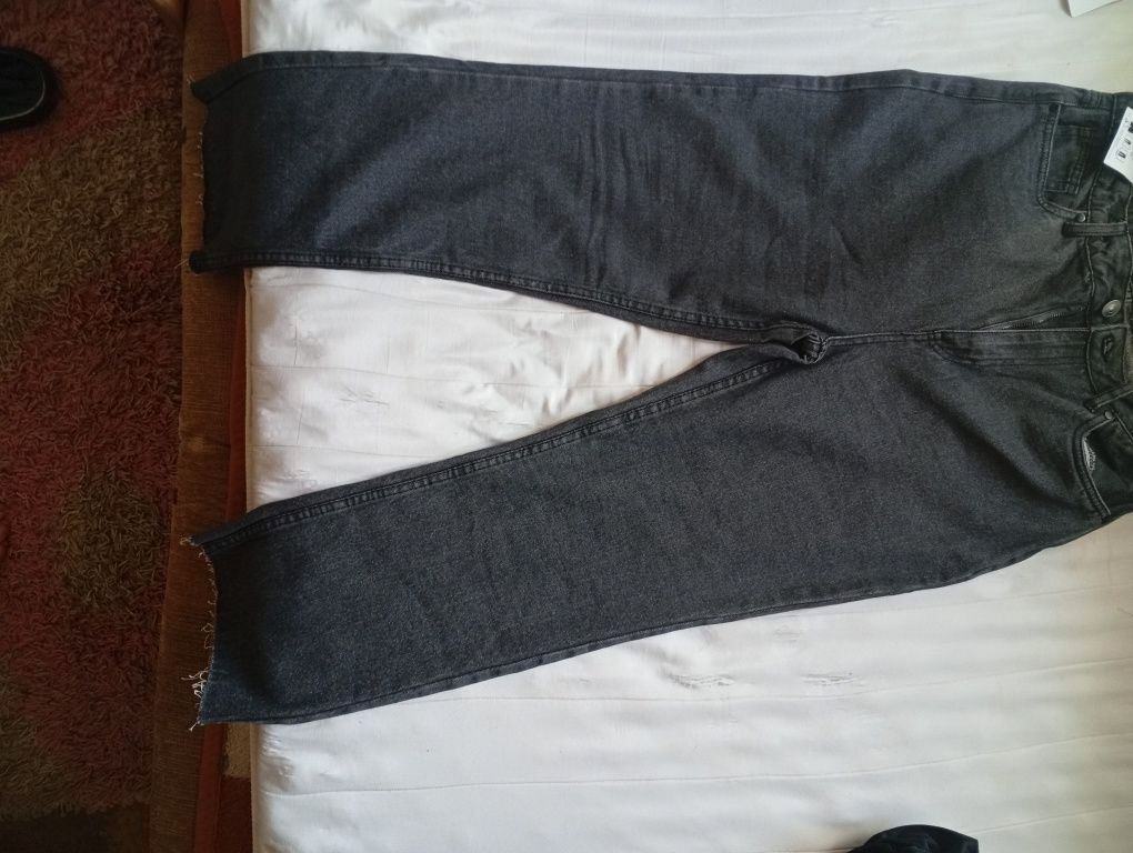Nowe jeansy  wysokim stanem