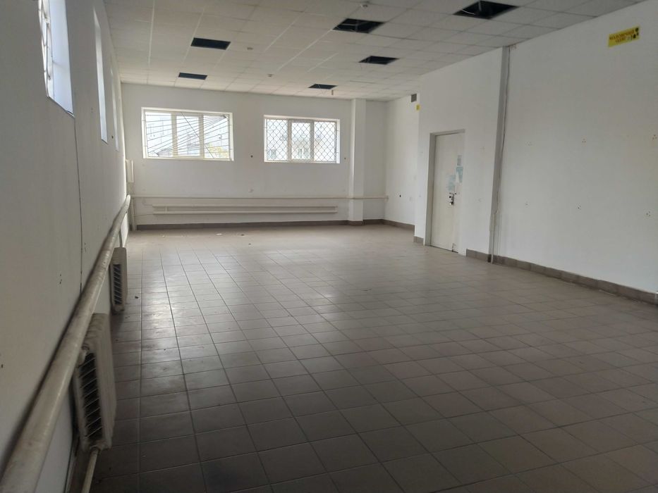 Здається в оренду комерційне приміщення  м Радехів