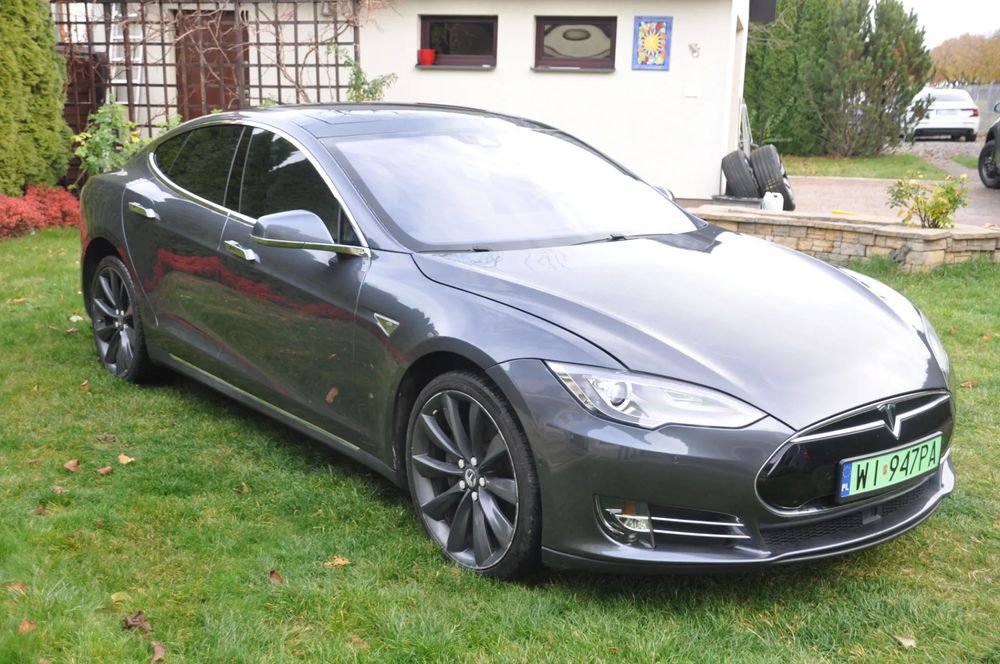 Tesla Model S Bezwypadkowy, jeden właściciel, pełna historia pojazdu.