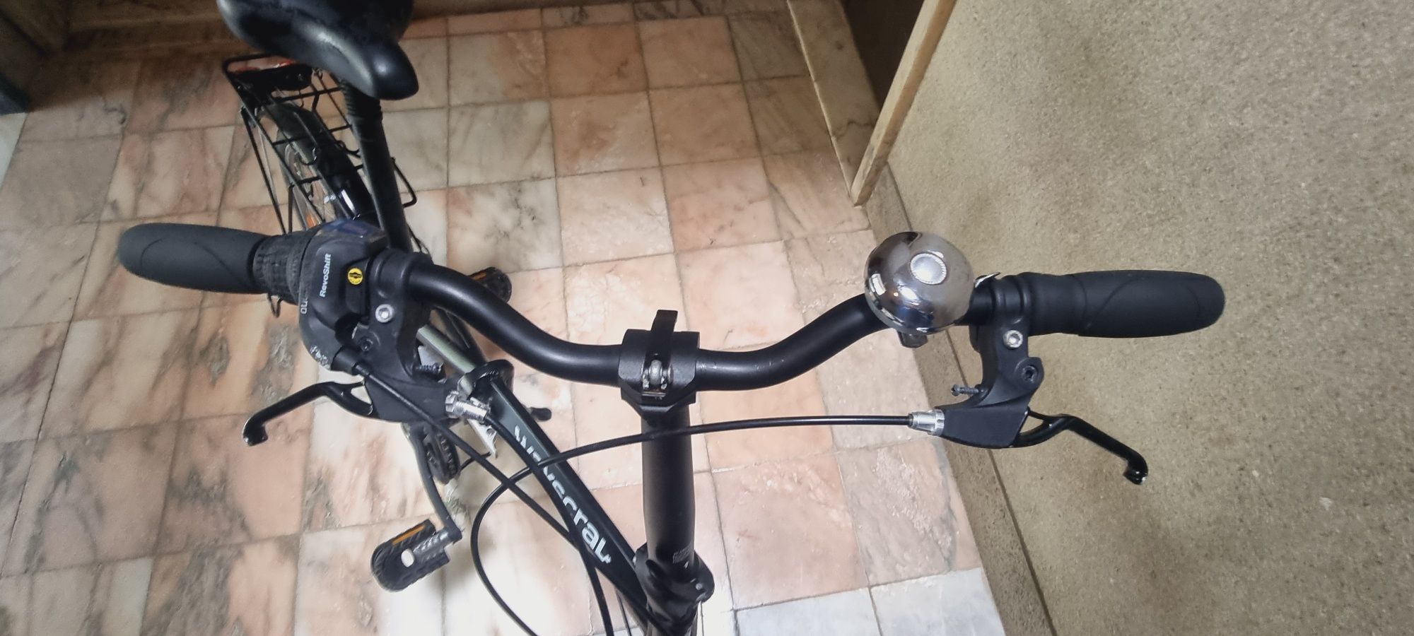 Bicicleta nova em alumínio dobrável preto fosco