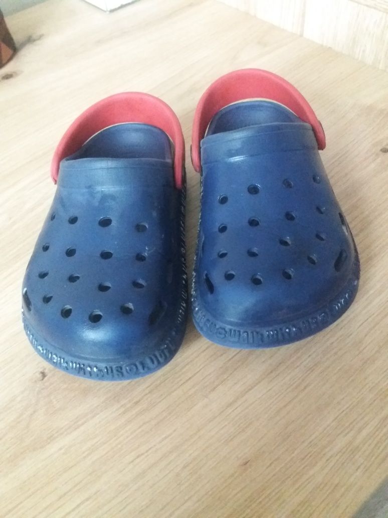 klapki crocs 22 23