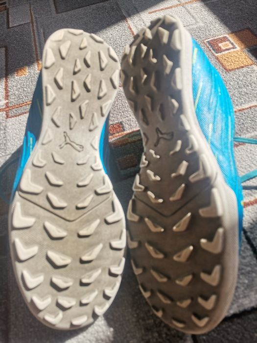 Бутси, сороконіжки