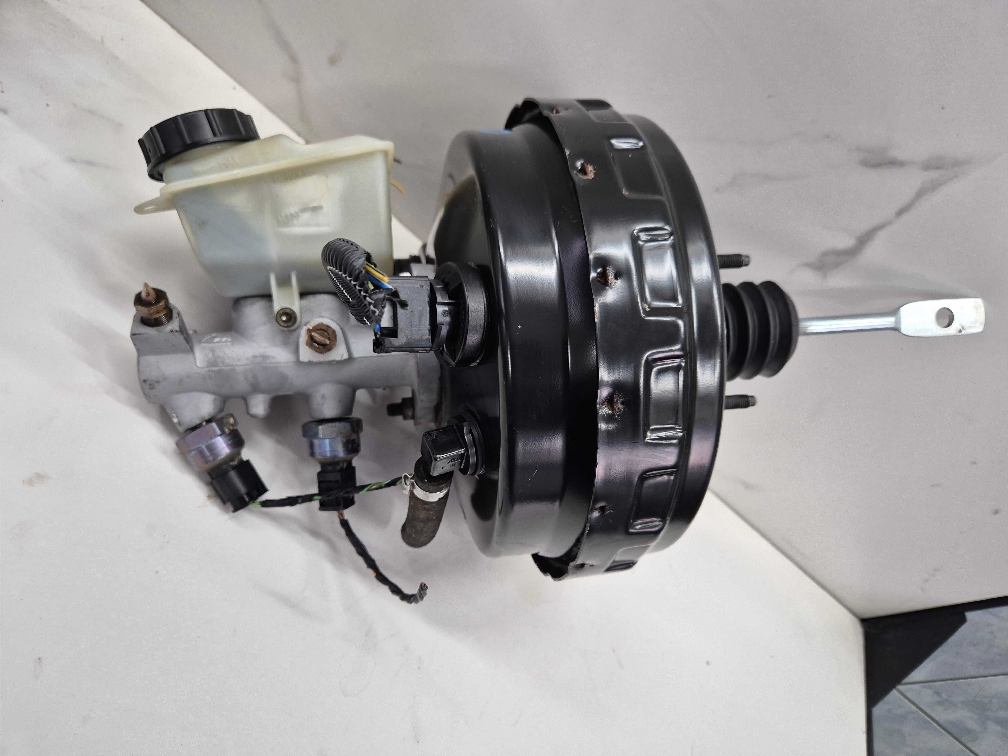 volvo V70 II S60 2.4 D5 serwo servo pompa hamulcowa hamulcowe czujniki