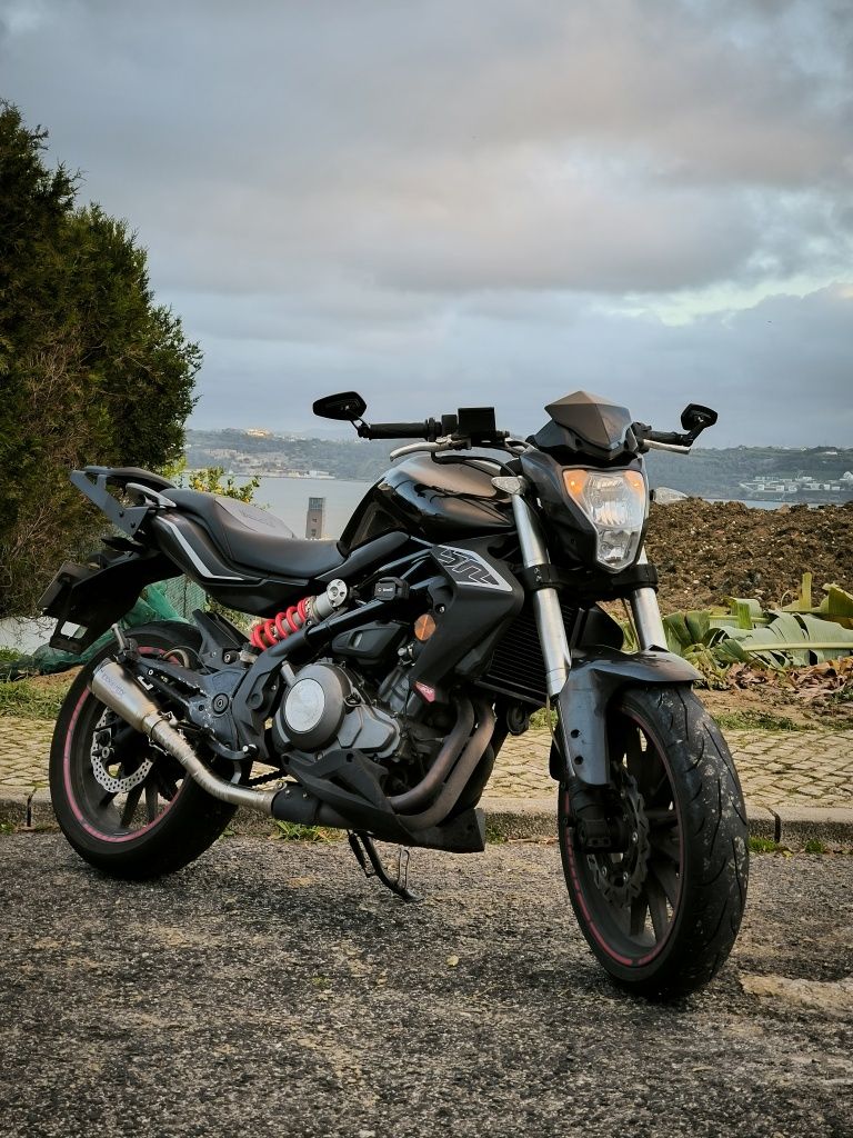 Benelli BN 302 sem ABS