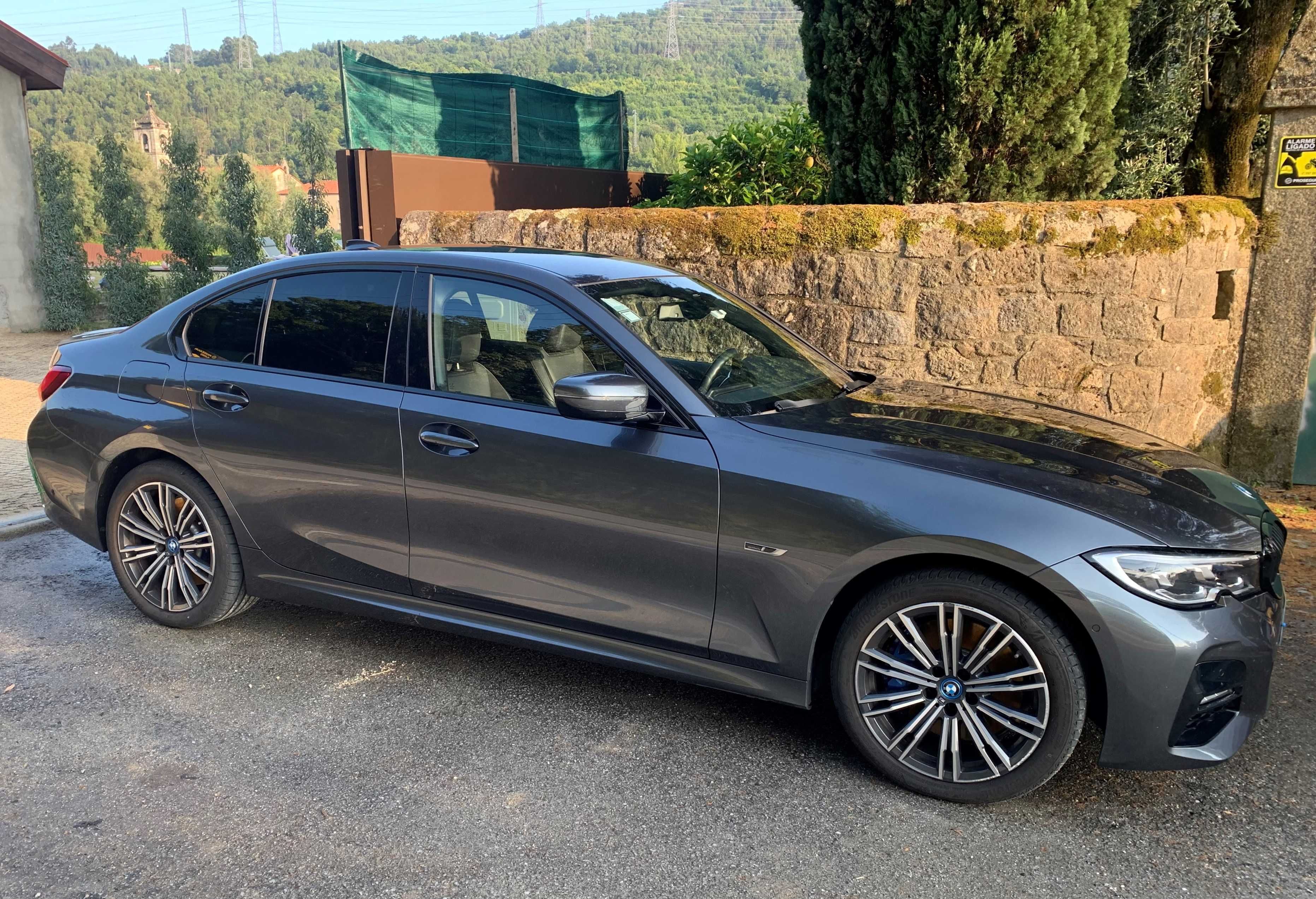 BMW 320e Plug-in Hybrid 2021 - Excelente Estado!