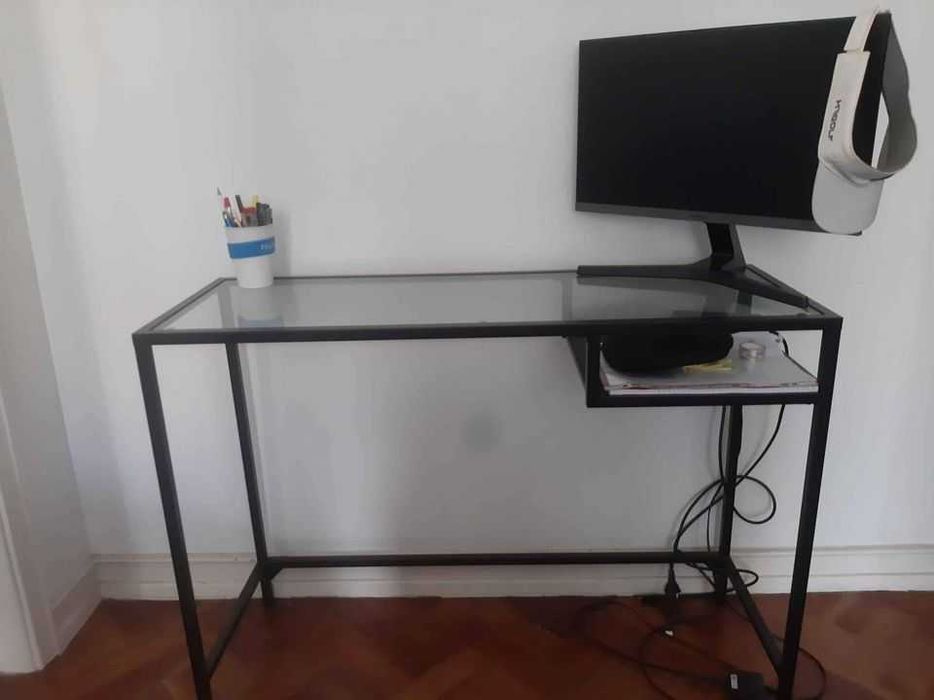 Bela secretária de vidro