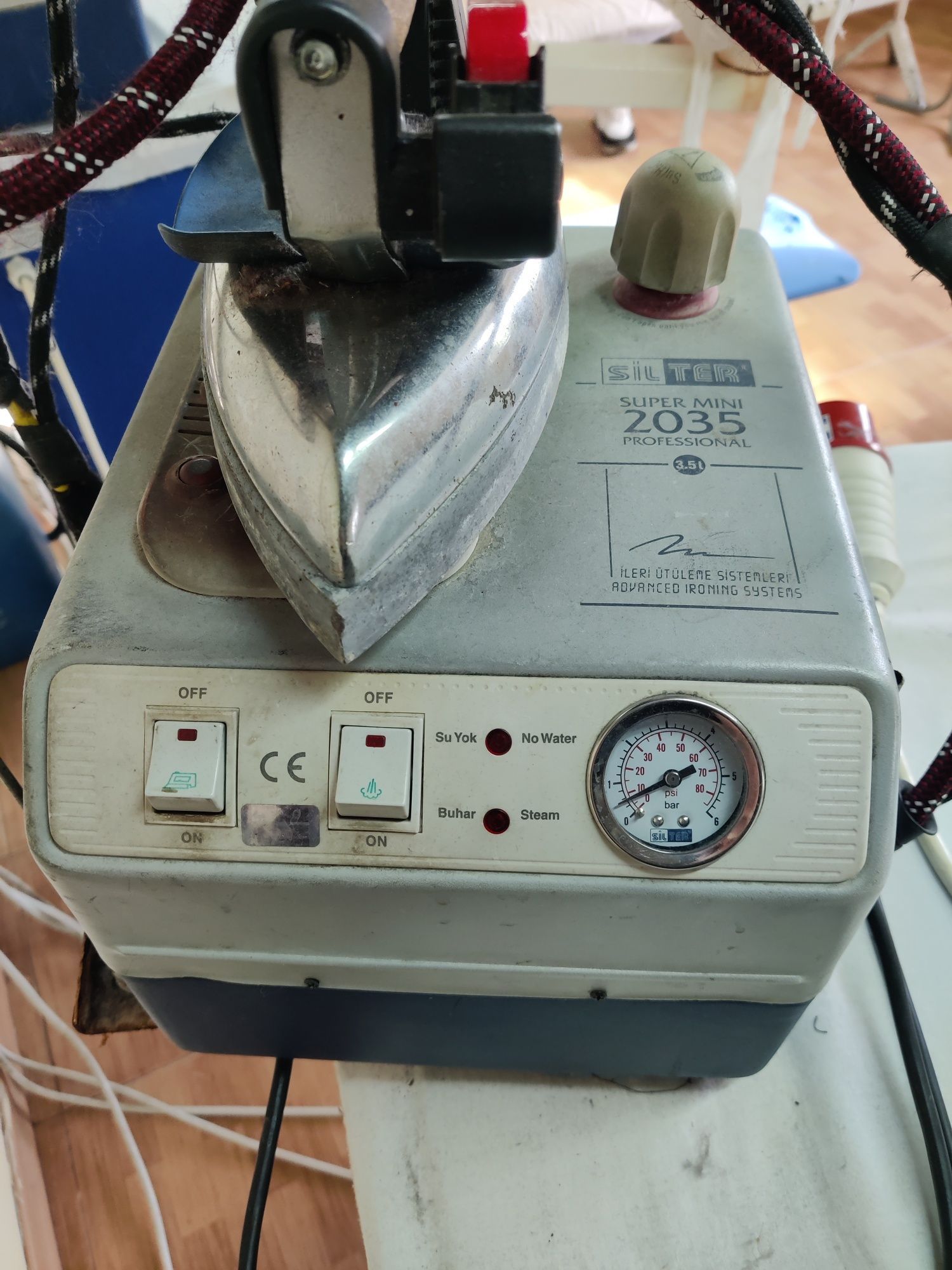 Прасувальний стіл Ebro EB-4UT з праскою Silter super mini 2035 3,5L