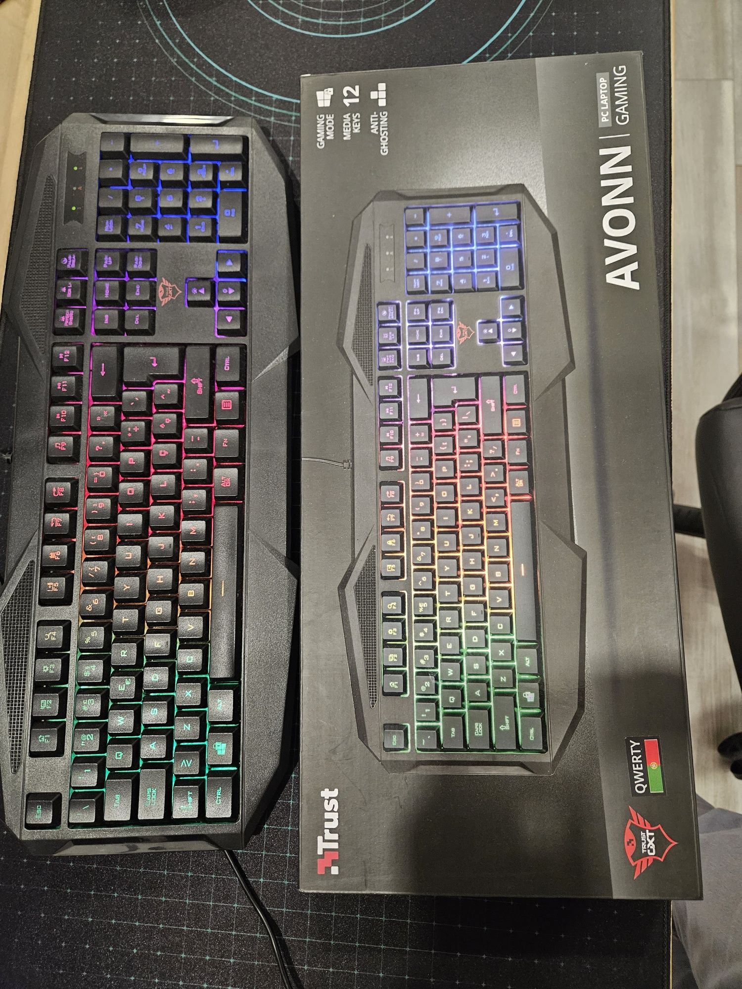 Teclado Gaming Trust Avonn GXT 830-RW