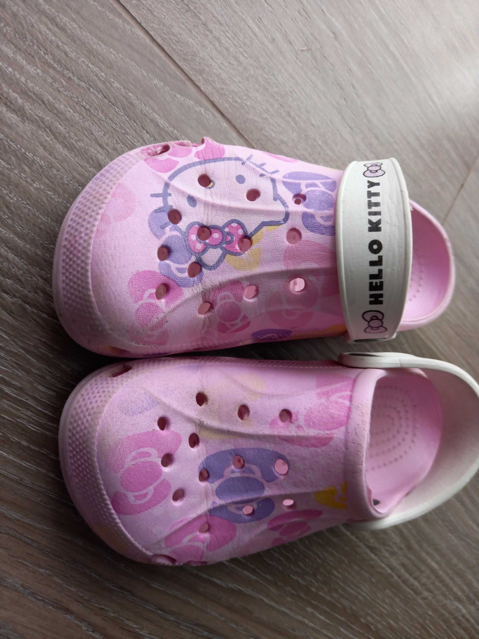 Klapki crocs croksy Hello Kitty roz. W 5