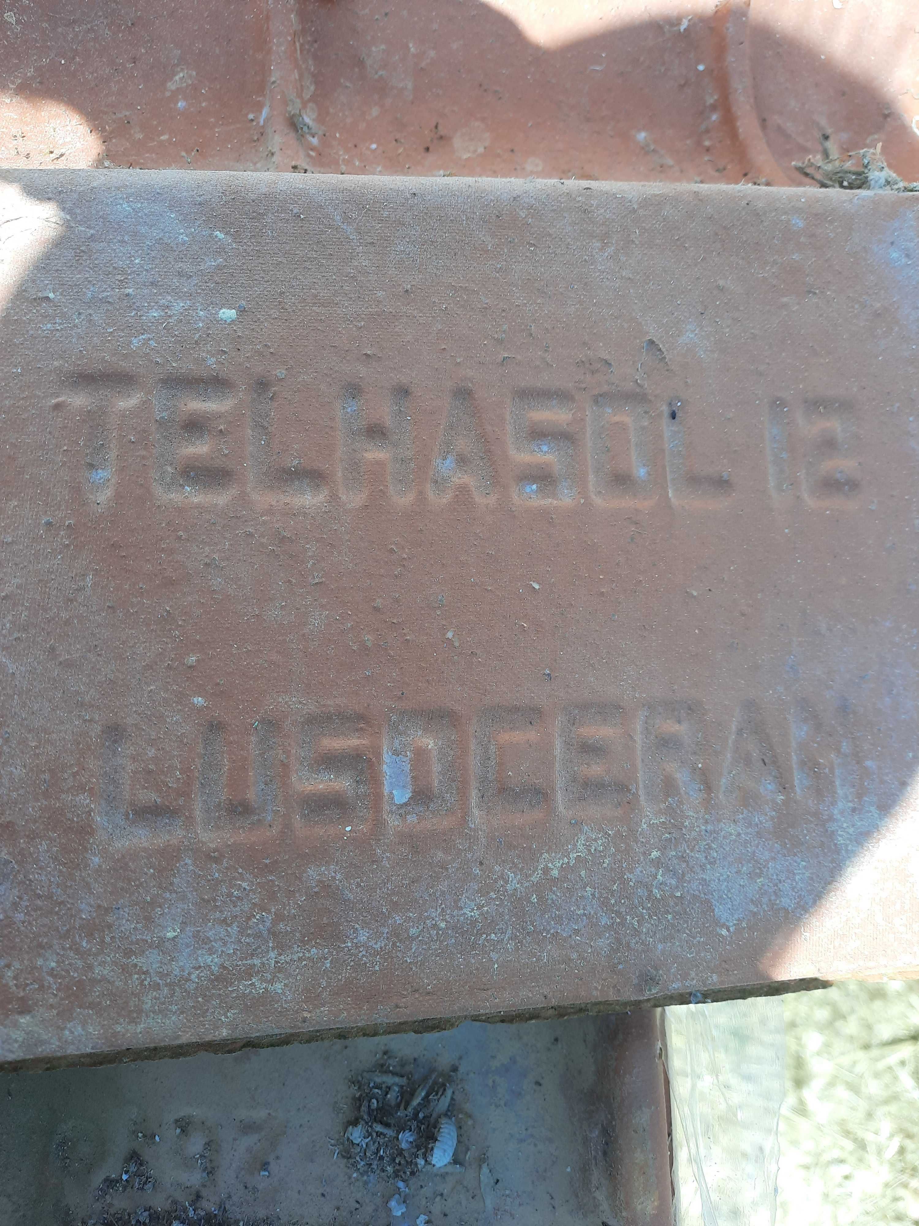 Telhas barro de diversas medidas para desocupar