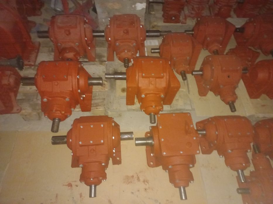 Продам редуктора угловие 1-2. (Коса, Фреза)