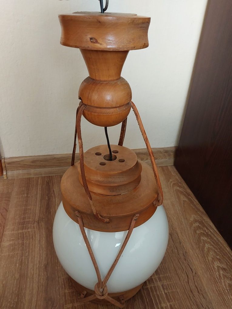 Dwie lampy sufitowe