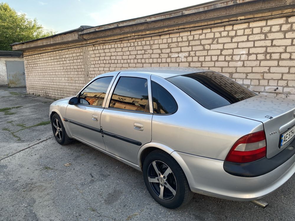 Opel vektra 2000 г. 2.0 газ бензин