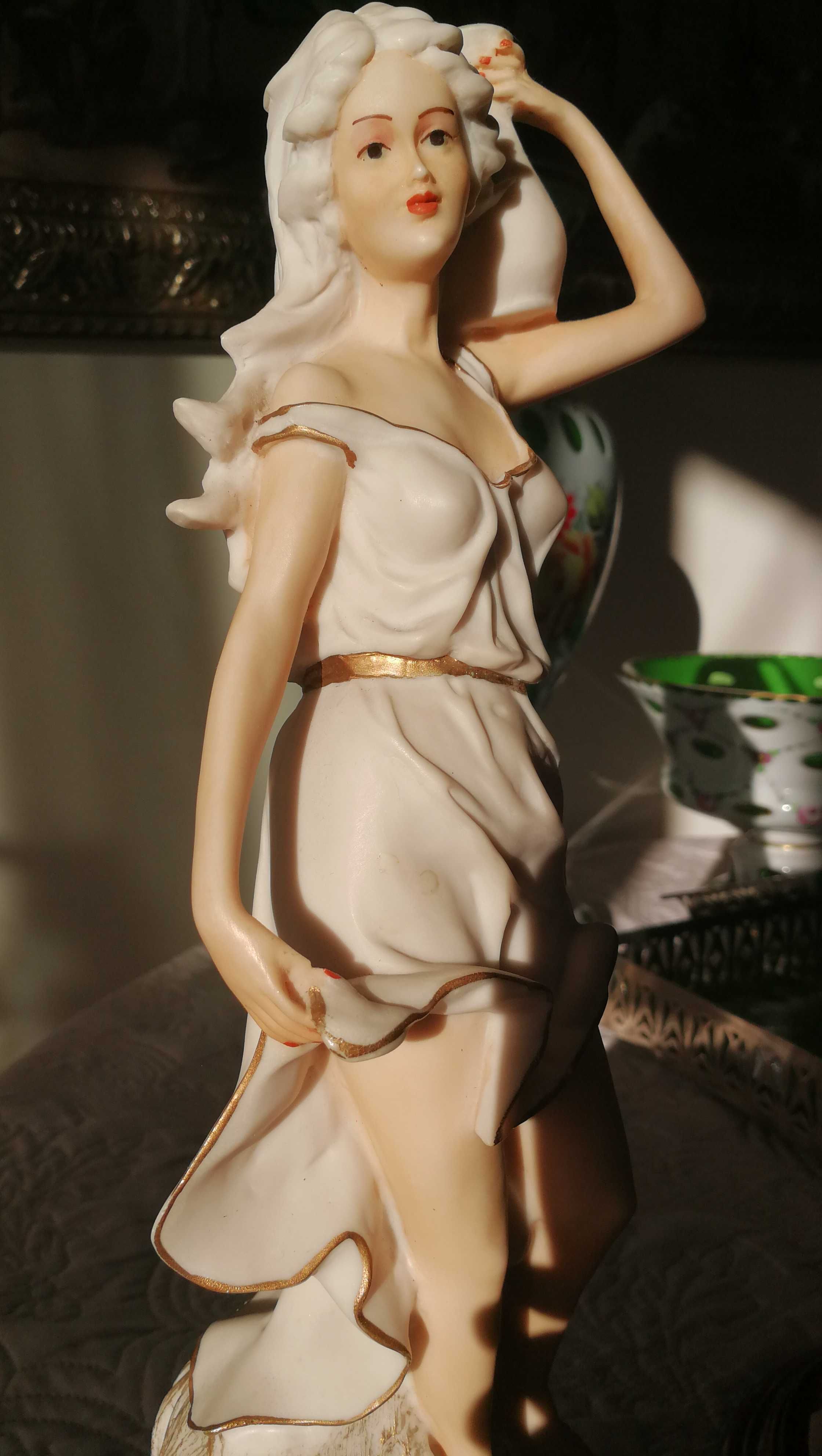 Alabaster. Para młodych ludzi. ( figury )