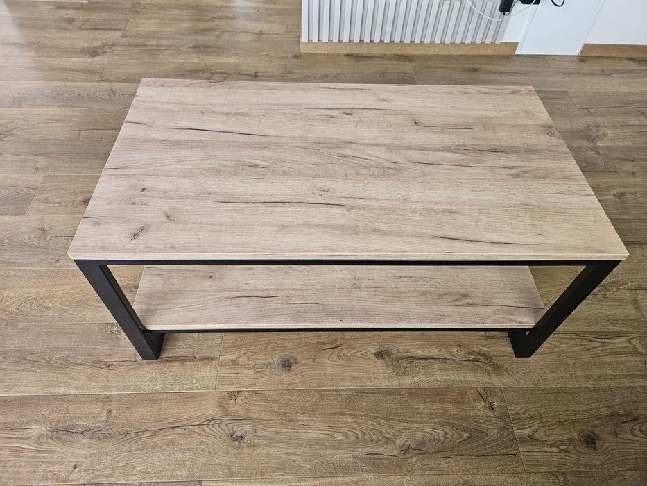 Piękny stolik kawowy