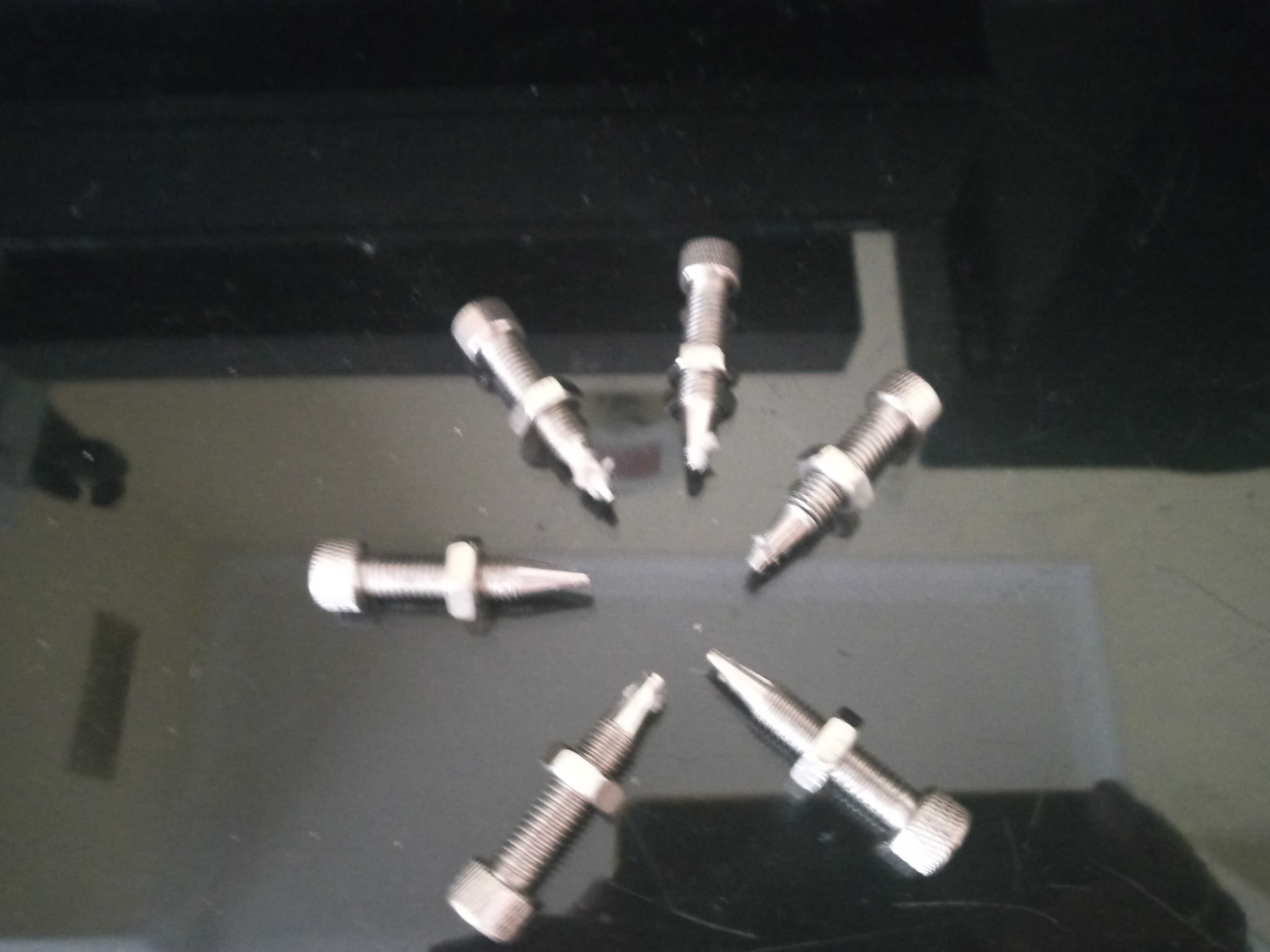 Suportes para colunas 60cm com spiks
