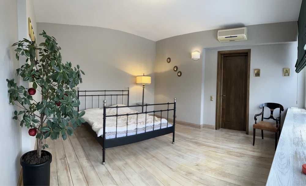 Продаж  4х.кв Туровська 31. Ціна 300 000 $