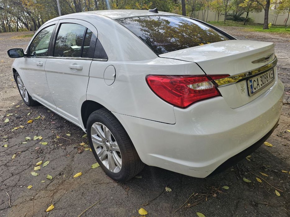 Chrysler 200 в отличном состоянии