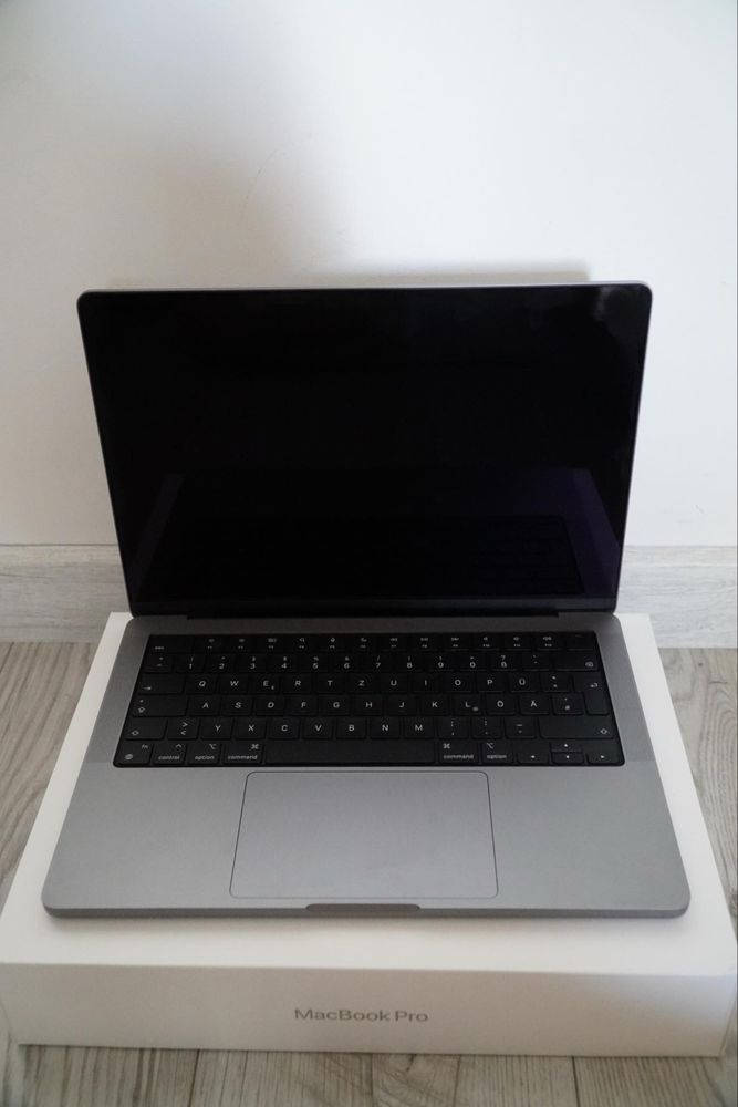 MacBook Pro M2 Pro Idealny Stan 512 GB SSD 16 GB RAM