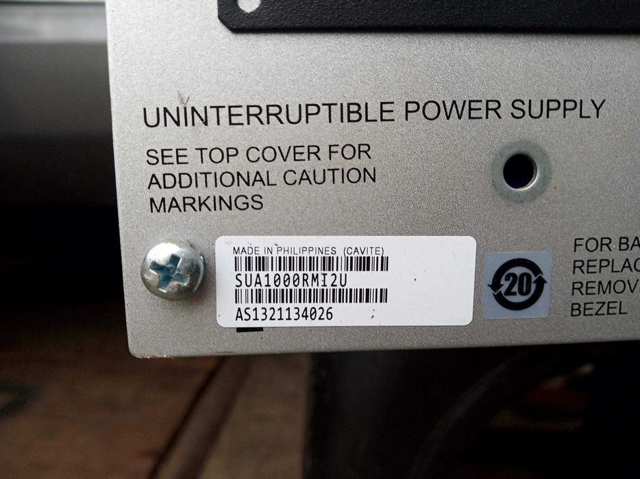 UPS ИБП Инвертор APC SUA1000RMI2U 1000VA Чистая синусоида