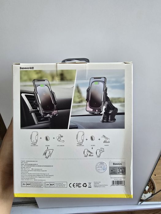Uchwyt na telefon (ładowanie indukcyjne)