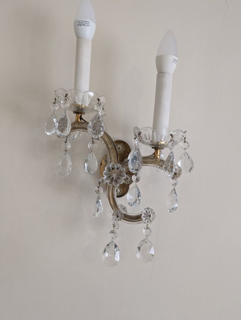 Candeeiro de teto e 2 laminárias de parede em cristal.